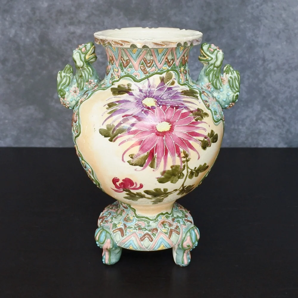 Antique Japanese Satsuma Moriage Foo Dog Floral Vase Urn - Picture 2 of 14